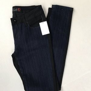 NEW GUESS SKINNY JEANS Dark Wash SIZE 26